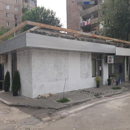 Vahe'S Corner House Hotel Yerevan Bagian luar foto