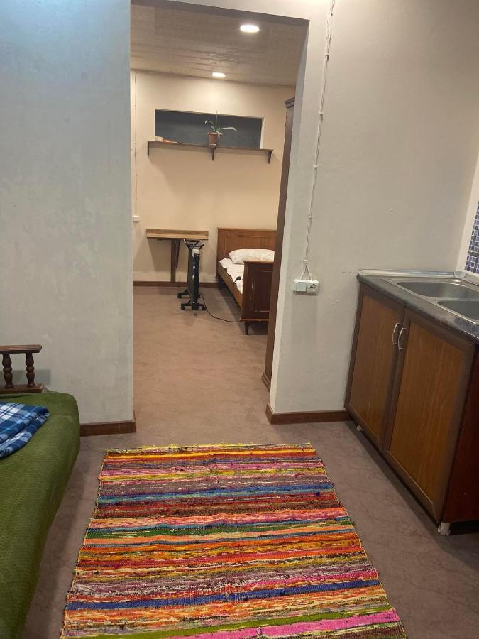 Vahe'S Corner House Hotel Yerevan Bagian luar foto