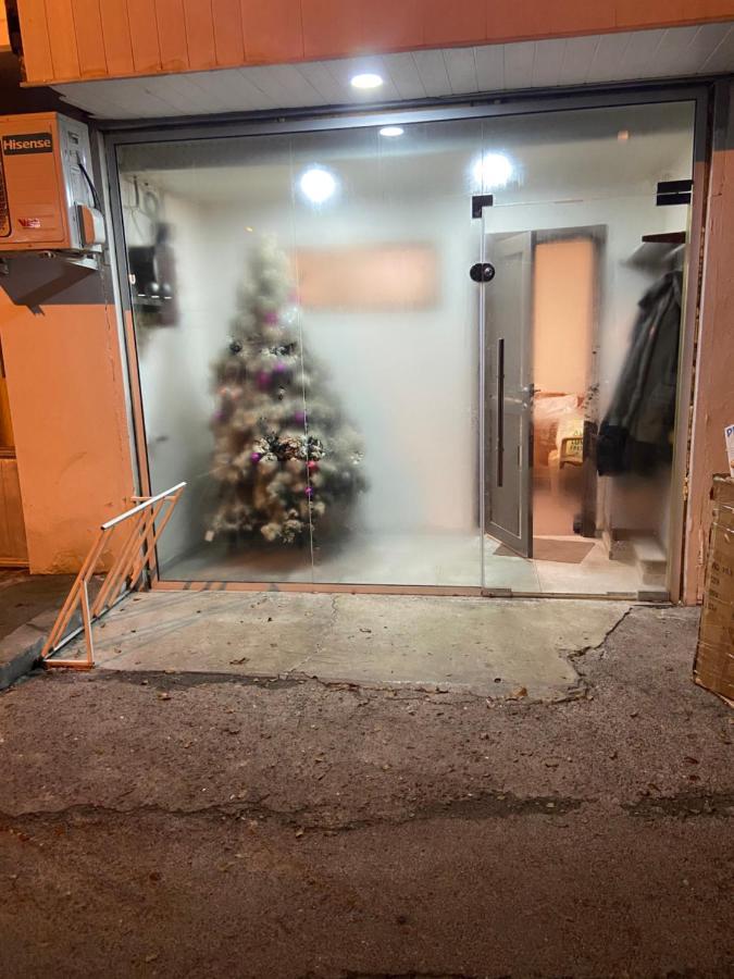 Vahe'S Corner House Hotel Yerevan Bagian luar foto