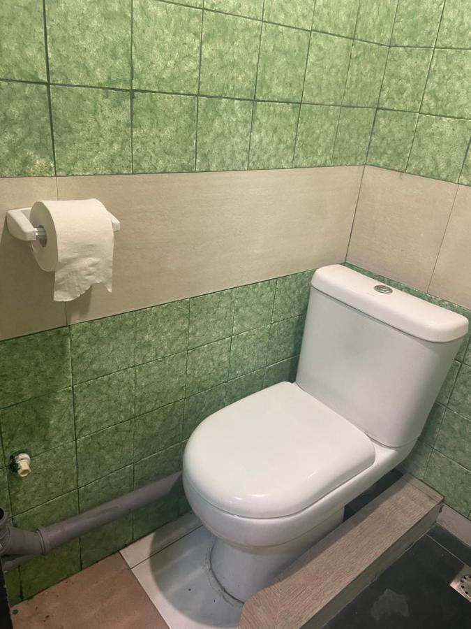 Vahe'S Corner House Hotel Yerevan Bagian luar foto