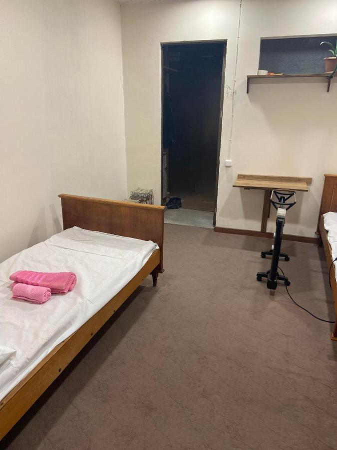Vahe'S Corner House Hotel Yerevan Bagian luar foto