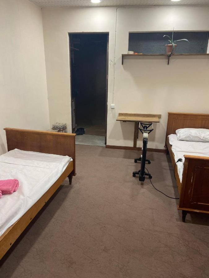 Vahe'S Corner House Hotel Yerevan Bagian luar foto