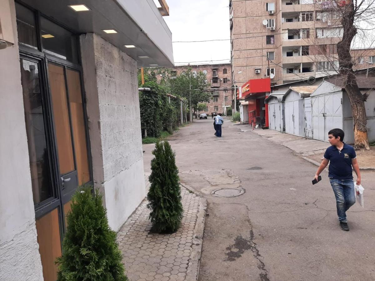 Vahe'S Corner House Hotel Yerevan Bagian luar foto