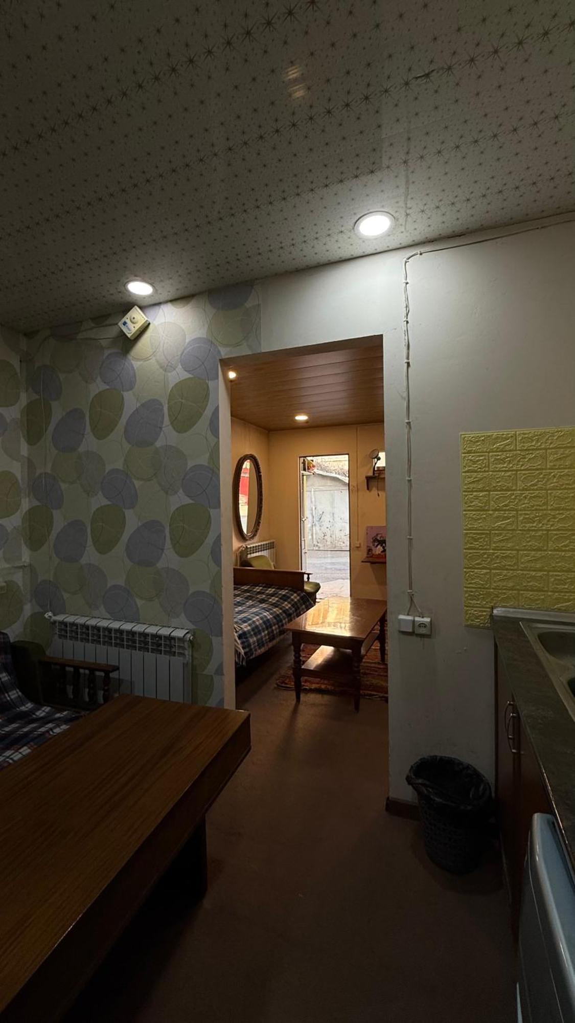 Vahe'S Corner House Hotel Yerevan Bagian luar foto